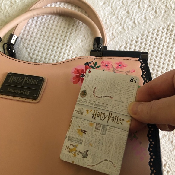 🌸Loungefly Floral Hermione and Luna large bag - Pink - Picture 7 of 12